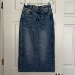 Aritzia Denim Forum Medium Wash 90s Pencil Midi Denim Skirt 25